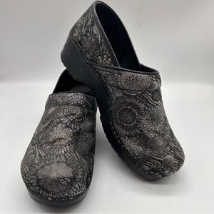 Gray Black Floral Tapestry Clogs Mules Sanita 40